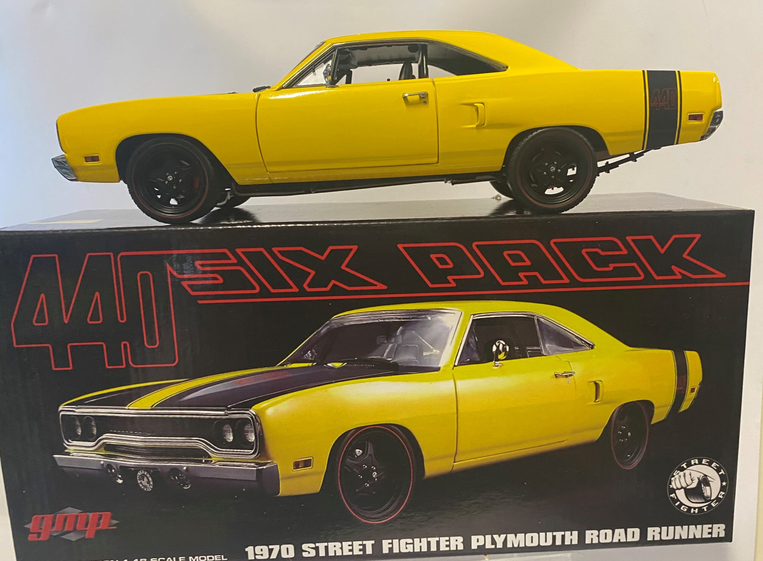 GMP '70 Plymouth Roadrunner 440 Six Pack ( one of 792) 1:18 - Big