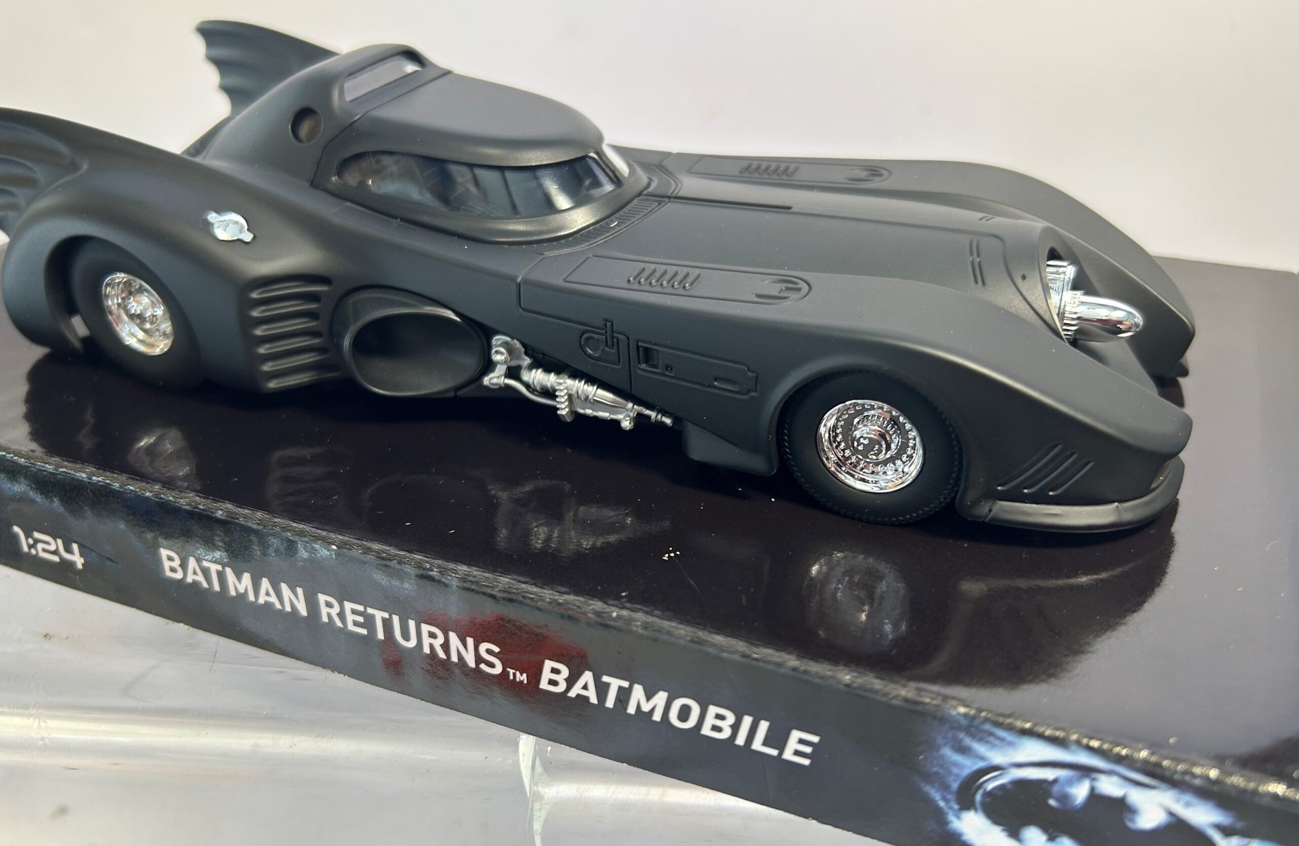 Batmobile (Batman Returns) 1:24 Poor box - Big Bill's Die Cast